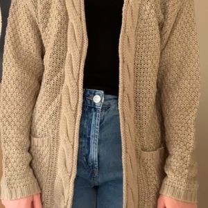 Long cardigan sweater, has tags on great quality!